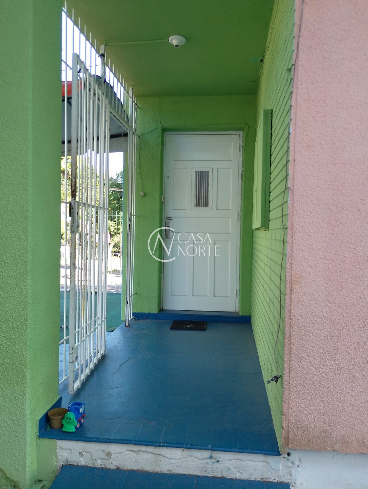 Casa à venda com 3 quartos, 109m², 1 suíte, 2 vagas, Avenida Clemenciano Barnasque no bairro Teresópolis em Porto Alegre