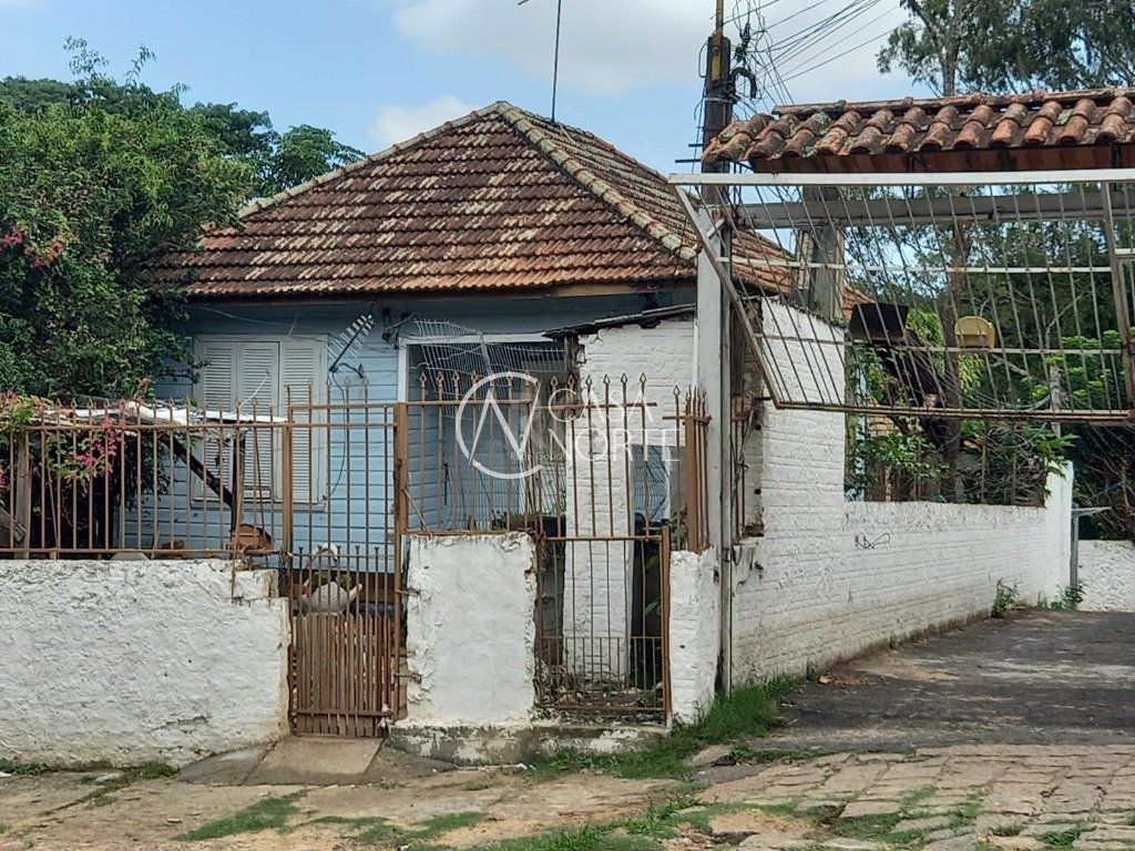 Terreno à venda  com 1985m², Rua Professor Carvalho Freitas no bairro Teresópolis em Porto Alegre