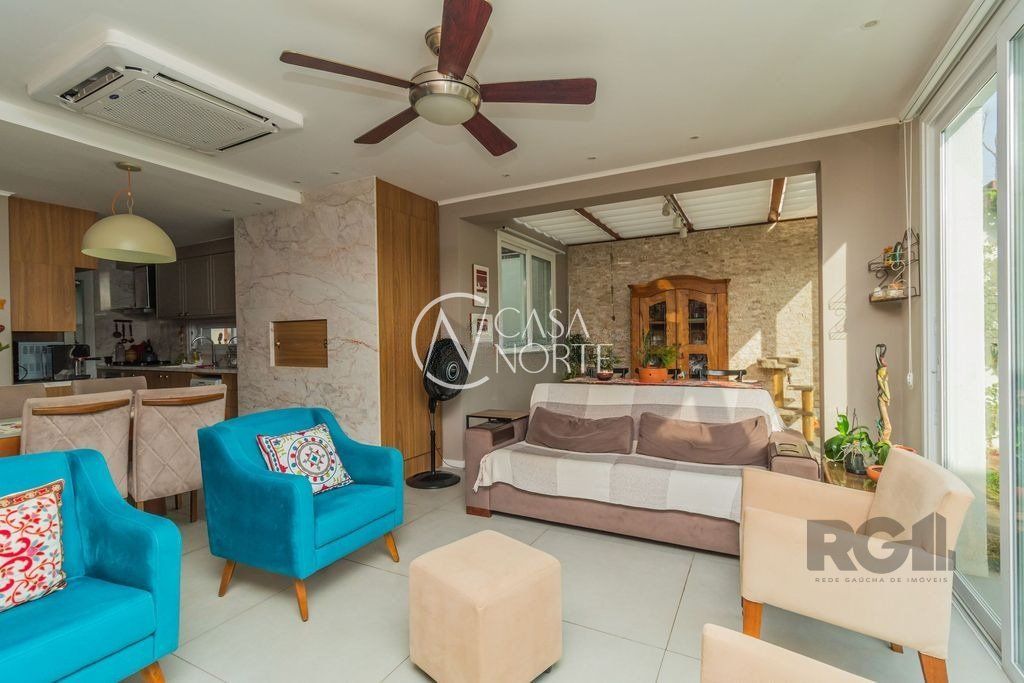 Casa de Condomínio à venda com 3 quartos, 221m², 3 suítes, 2 vagas, Avenida Clemenciano Barnasque no bairro Teresópolis em Porto Alegre