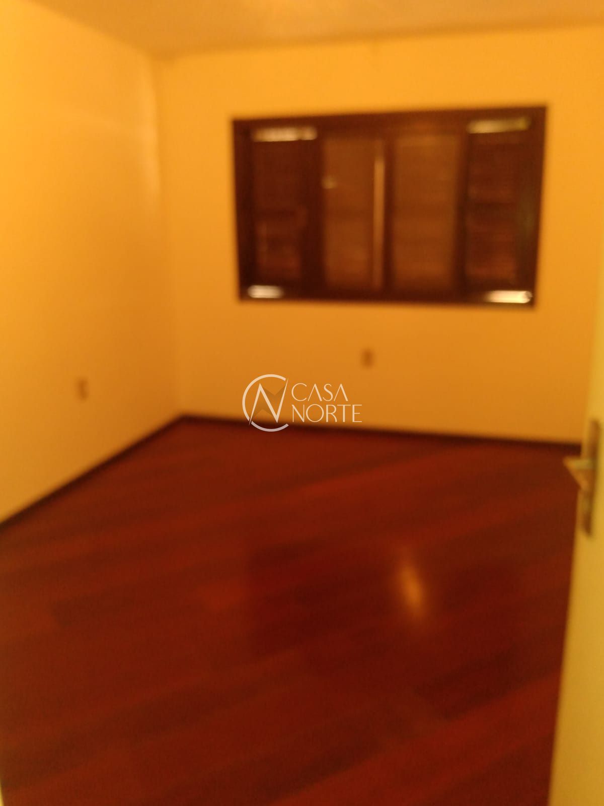 Casa à venda com 2 quartos, 88m², 1 vaga, Rua Dário Totta no bairro Teresópolis em Porto Alegre