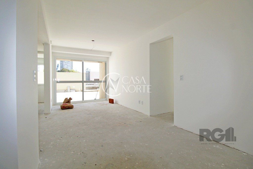 Apartamento à venda com 3 quartos, 179m², 1 suíte, 2 vagas, Rua Roque Calage no bairro Passo da Areia em Porto Alegre