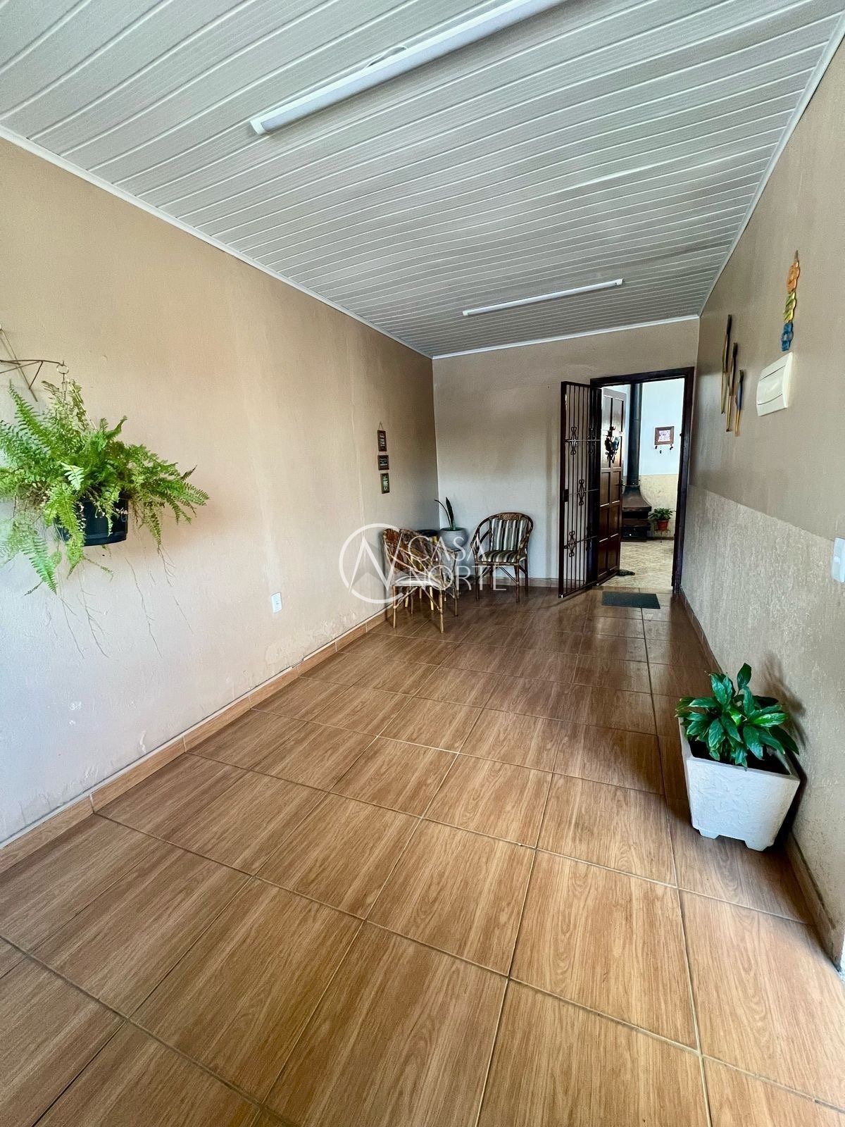 Casa à venda com 3 quartos, 120m², 2 vagas, Rua José Ferreira Jardim no bairro Santa Rosa de Lima em Porto Alegre