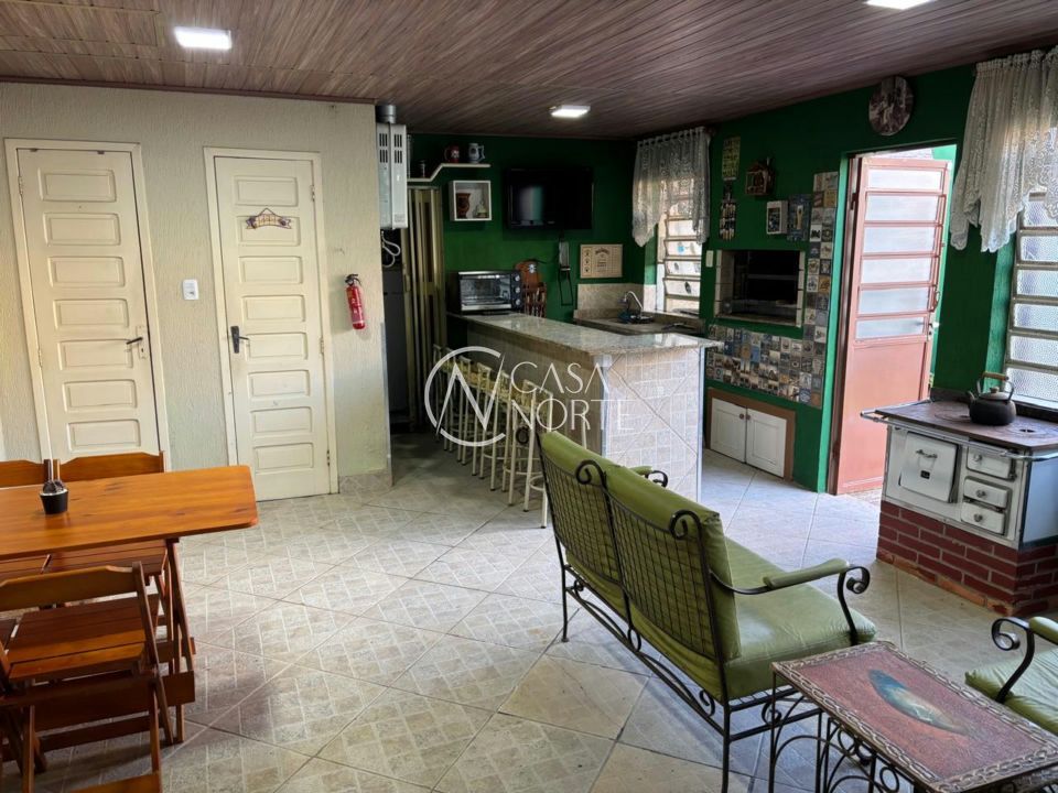 Casa à venda com 3 quartos, 137m², 1 suíte, 2 vagas, Rua Antônio Francisco Lisboa no bairro Rubem Berta em Porto Alegre