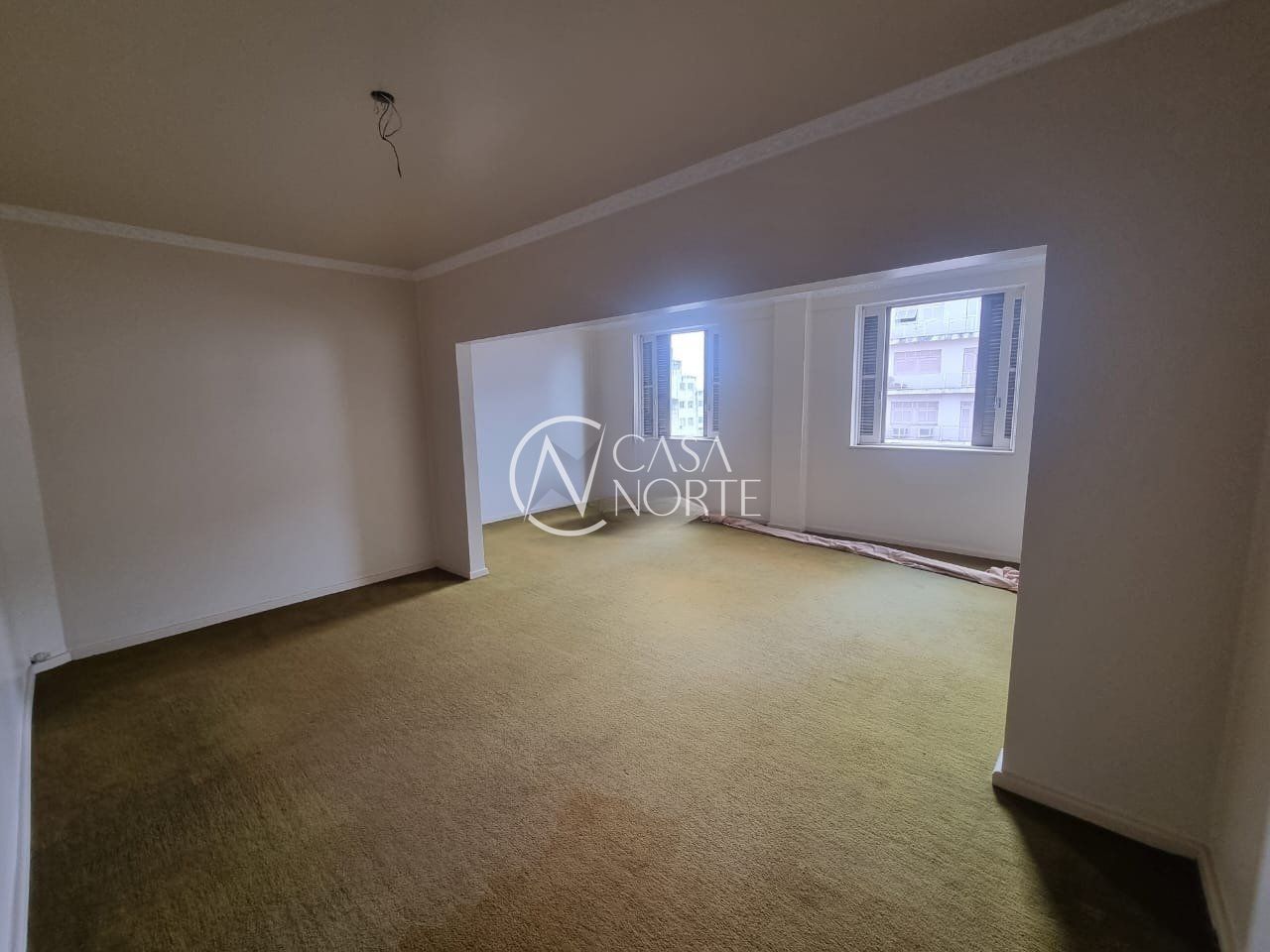 Apartamento à venda com 3 quartos, 163m², 1 suíte, 1 vaga, Rua Duque de Caxias no bairro Centro Histórico em Porto Alegre