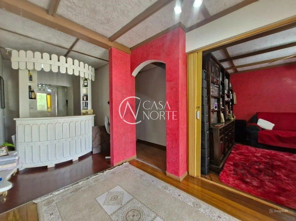 Casa à venda com 4 quartos, 200m², 1 suíte, 2 vagas, Rua Doutor Vargas Neto no bairro Jardim Leopoldina em Porto Alegre