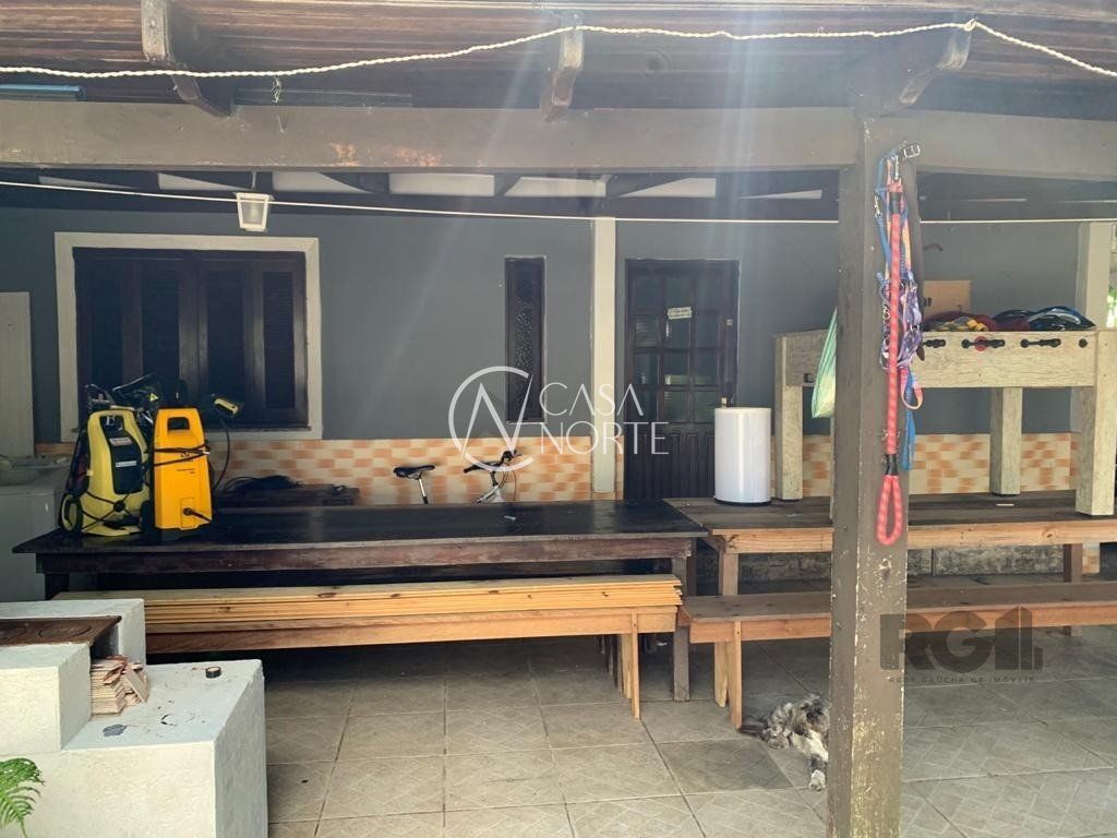 Sobrado à venda com 7 quartos, 200m², 2 suítes, 4 vagas, Rua Rodrigues Moreira no bairro Sarandi em Porto Alegre