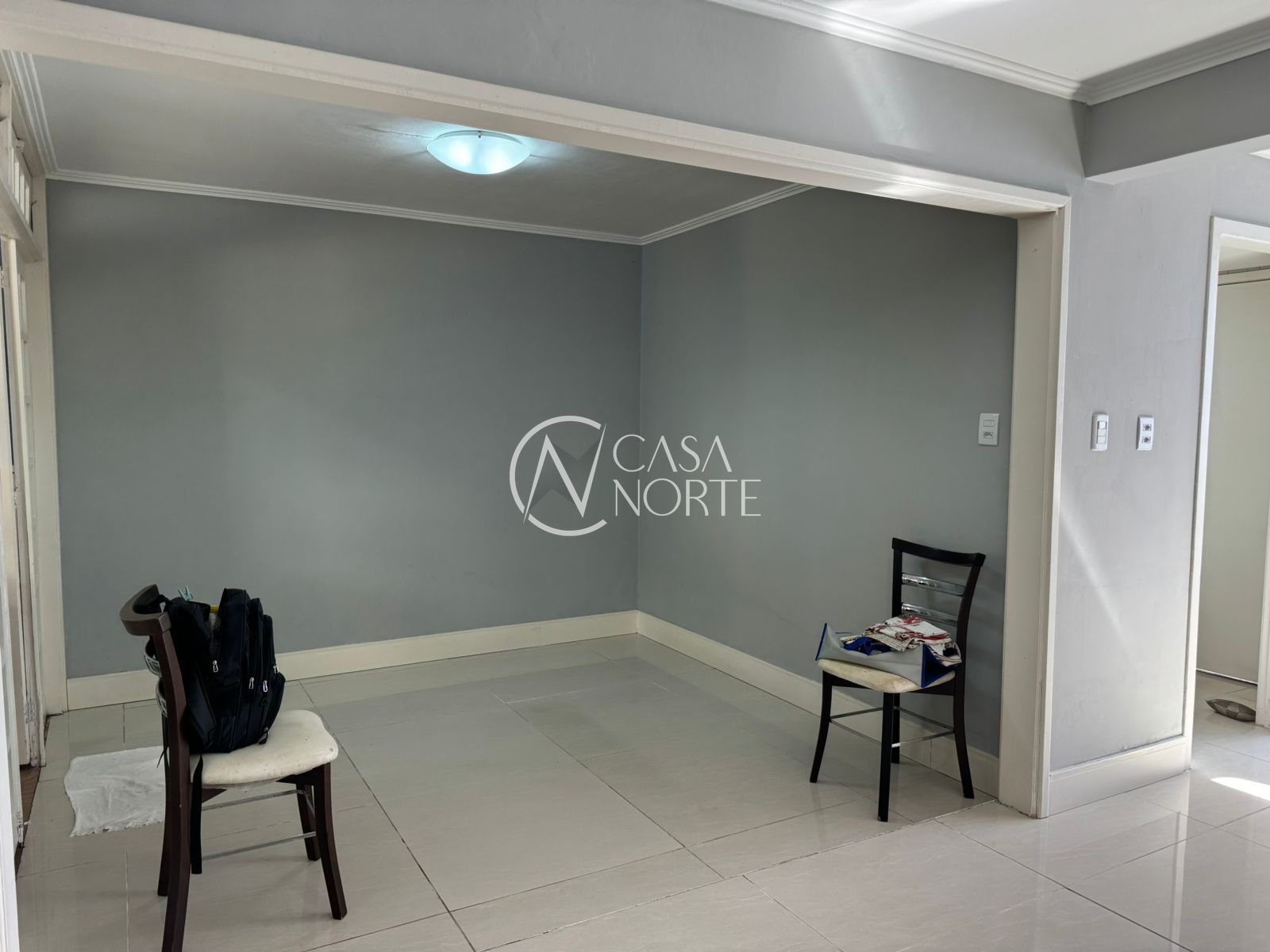 Casa de Condomínio à venda com 2 quartos, 122m², 1 vaga, Avenida Juca Batista no bairro Cavalhada em Porto Alegre