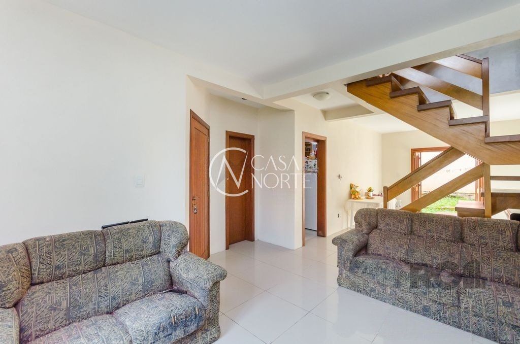 Casa de Condomínio à venda com 3 quartos, 166m², 1 suíte, 2 vagas, Rua Ponciano Pacheco da Silveira no bairro Guarujá em Porto Alegre