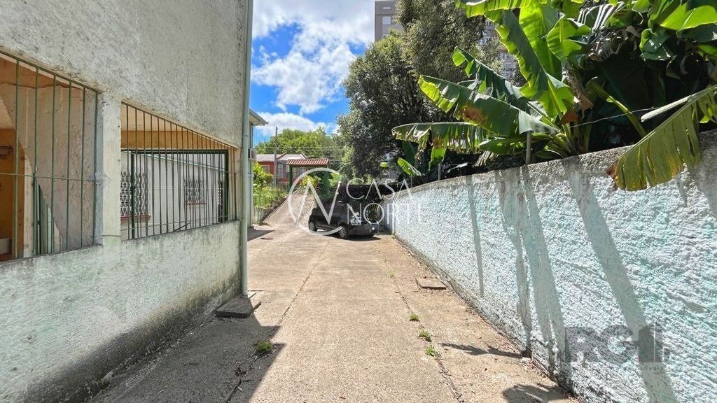 Casa à venda com 4 quartos, 300m², 1 suíte, 2 vagas, Rua Marechal Mesquita no bairro Teresópolis em Porto Alegre