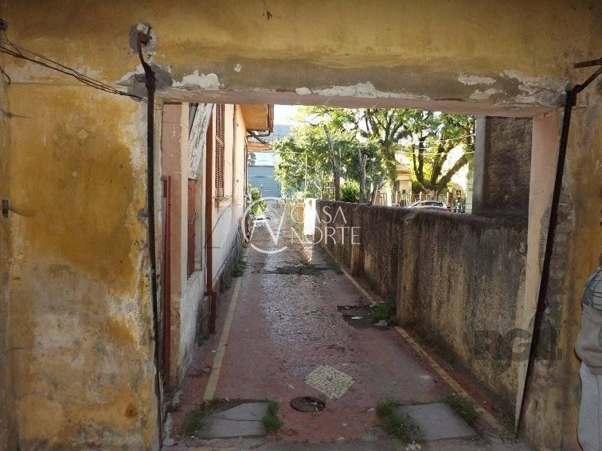 Terreno à venda  com 483m², Avenida Patria no bairro São Geraldo em Porto Alegre