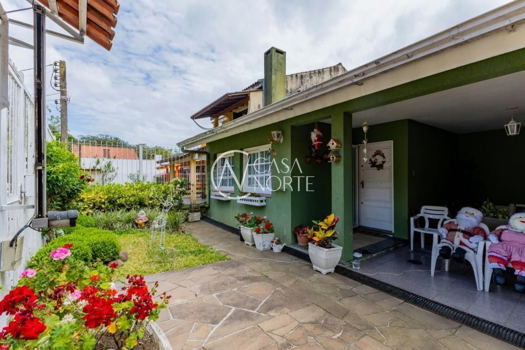 Casa à venda com 3 quartos, 162m², 1 suíte, 2 vagas, Rua Professora Thereza Noronha no bairro Espírito Santo em Porto Alegre