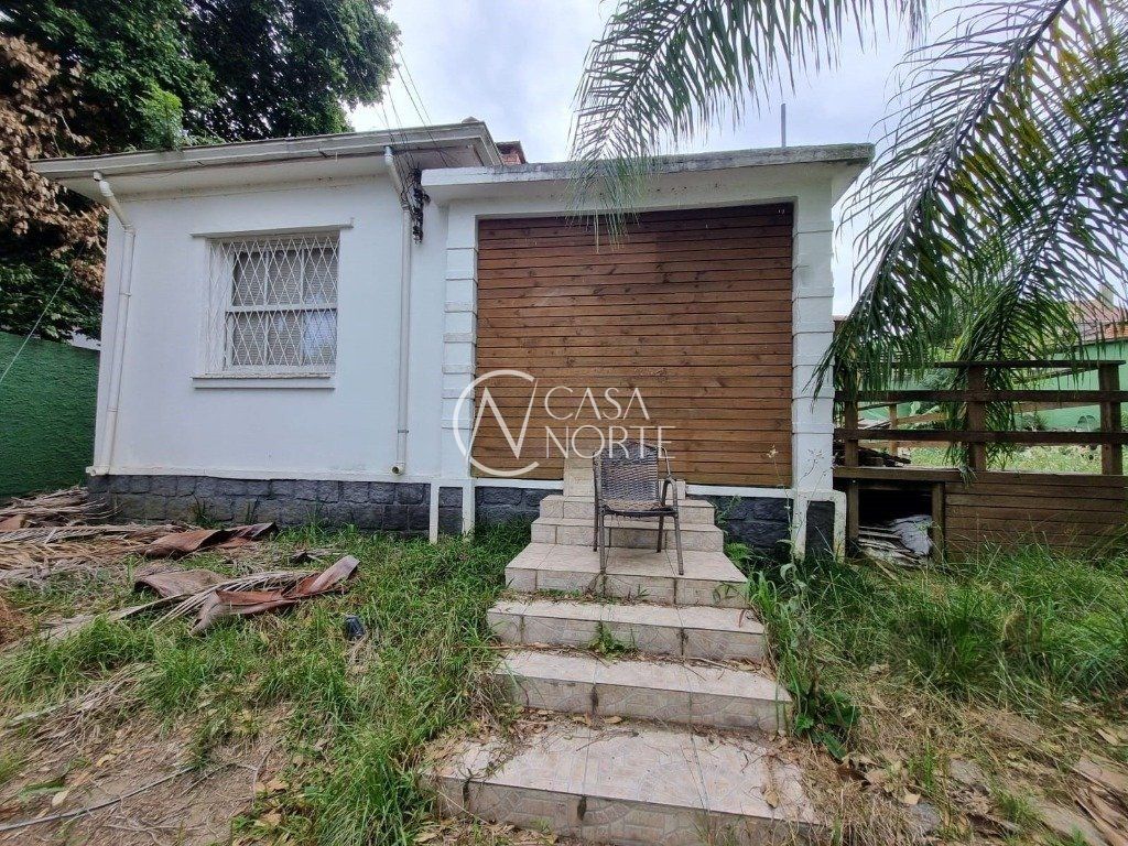 Casa à venda com 3 quartos, 120m², 4 vagas, Rua Manaue no bairro Vila Assunção em Porto Alegre