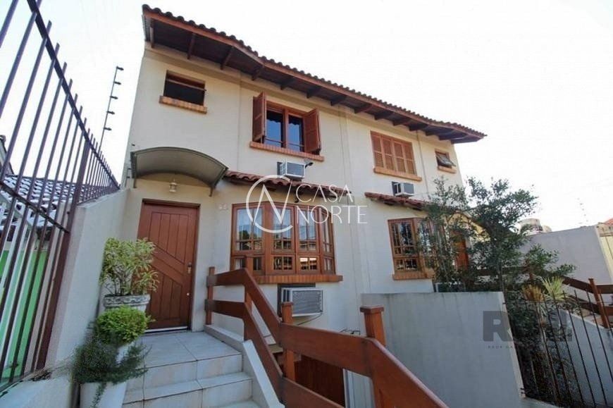 Casa à venda com 3 quartos, 175m², 1 suíte, 3 vagas, Rua Doutor Huet Bacellar no bairro Jardim Sabará em Porto Alegre