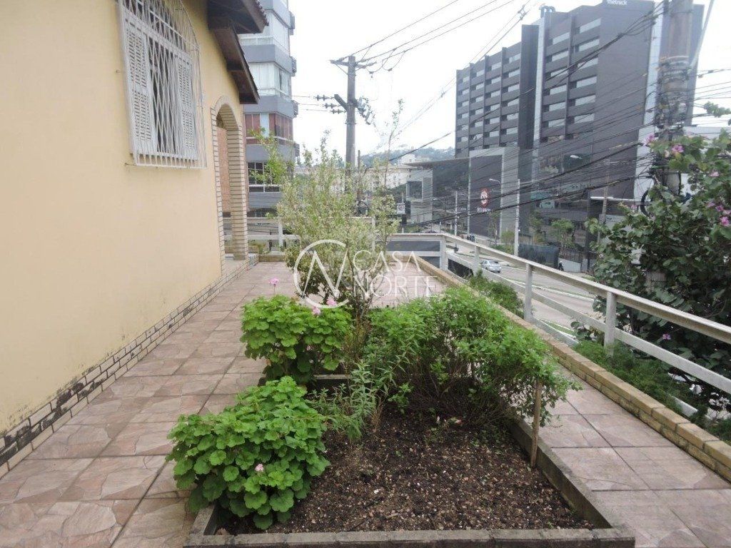Casa à venda com 7 quartos, 400m², 1 suíte, 2 vagas, Rua Coronel Aparício Borges no bairro Glória em Porto Alegre