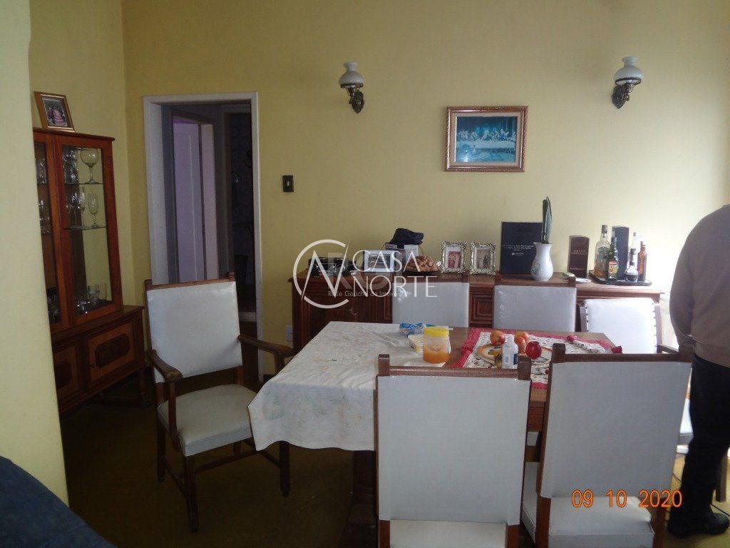 Casa à venda com 3 quartos, 250m², Travessa Miguel Pereira no bairro Medianeira em Porto Alegre