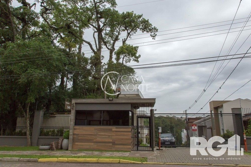 Casa de Condomínio à venda com 4 quartos, 386m², 1 suíte, 3 vagas, Rua Tocantins no bairro Lomba do Pinheiro em Porto Alegre
