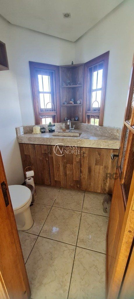 Casa à venda com 2 quartos, 258m², 2 vagas, Rua Dona Lida Monteiro no bairro Teresópolis em Porto Alegre