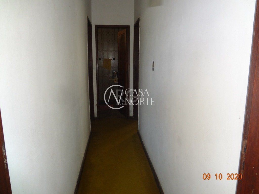 Casa à venda com 3 quartos, 250m², Travessa Miguel Pereira no bairro Medianeira em Porto Alegre