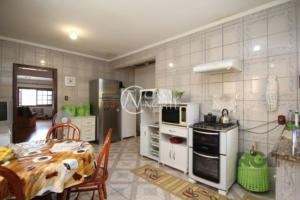 Casa à venda com 2 quartos, 84m², 2 suítes, 1 vaga, Rua Barão do Amazonas no bairro Partenon em Porto Alegre