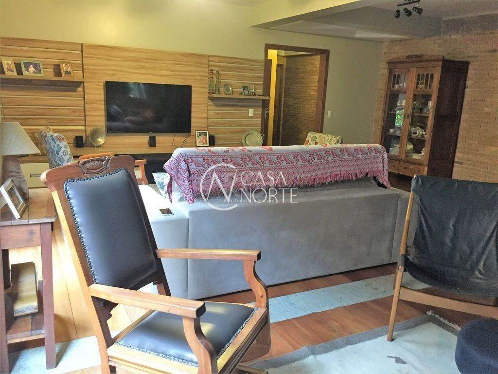 Casa à venda com 3 quartos, 270m², 1 suíte, 3 vagas, Rua Marques de Olinda no bairro Bom Jesus em Porto Alegre