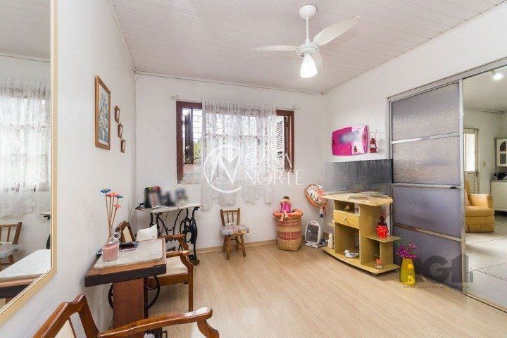 Casa à venda com 2 quartos, 132m², 1 vaga, Rua Capitão Padilha no bairro Cascata em Porto Alegre