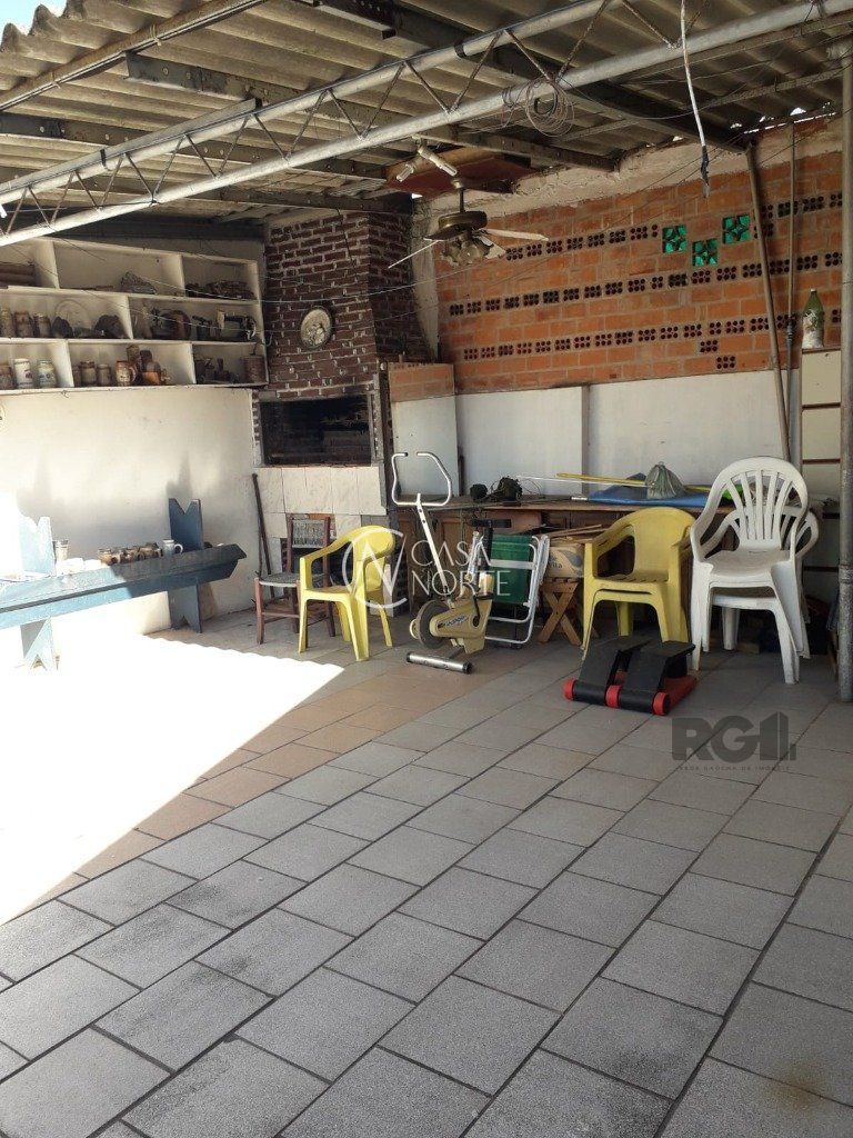 Casa à venda com 4 quartos, 408m², 4 vagas, Rua São Mateus no bairro Bom Jesus em Porto Alegre