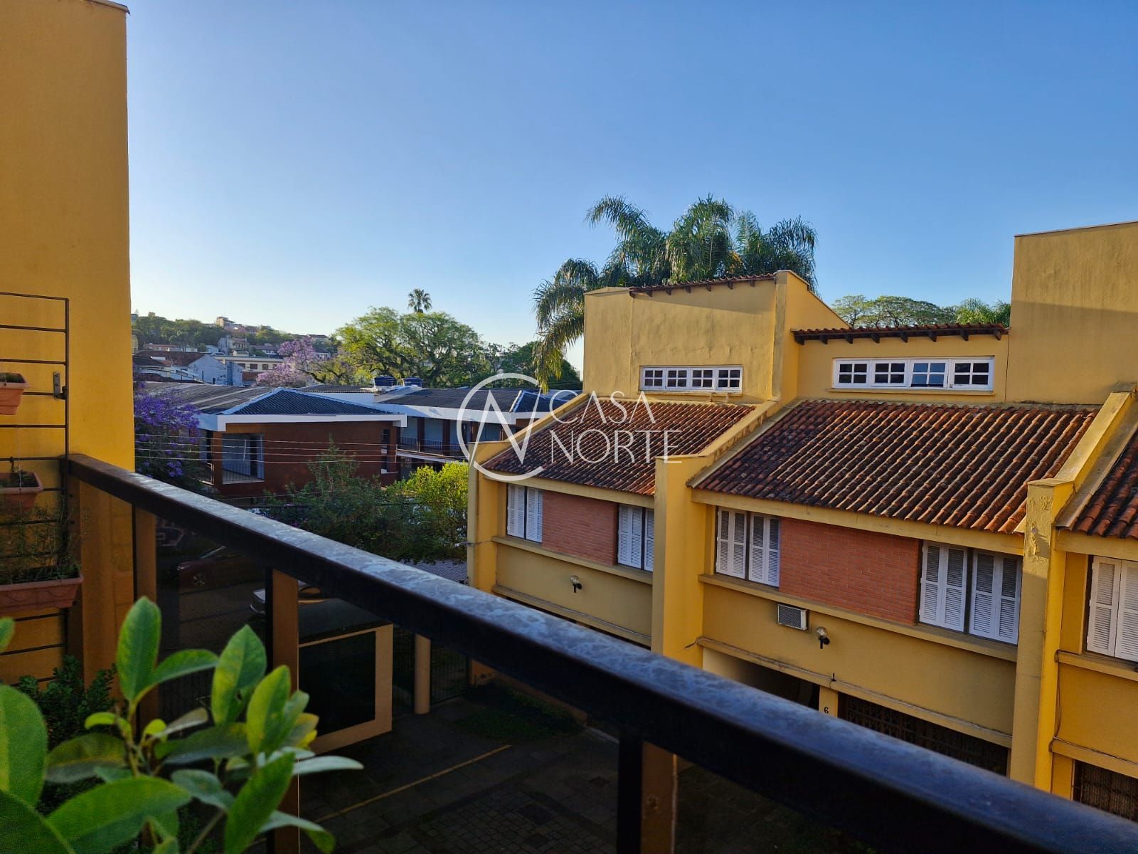Casa de Condomínio à venda com 3 quartos, 166m², 1 suíte, 1 vaga, Rua General Gomes Carneiro no bairro Medianeira em Porto Alegre