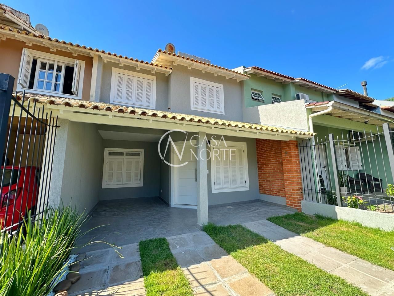 Casa à venda com 3 quartos, 104m², 1 suíte, 3 vagas, Rua Rodolpho Espinoza no bairro Hípica em Porto Alegre