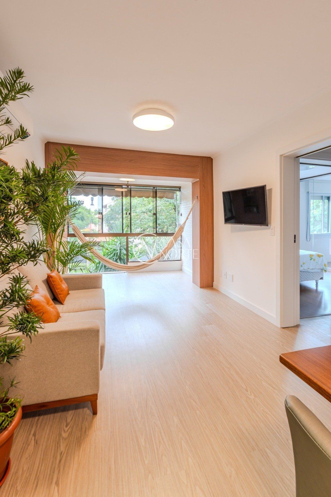 Apartamento à venda com 3 quartos, 94m², 1 vaga, Rua Doutor Raul Moreira no bairro Cristal em Porto Alegre