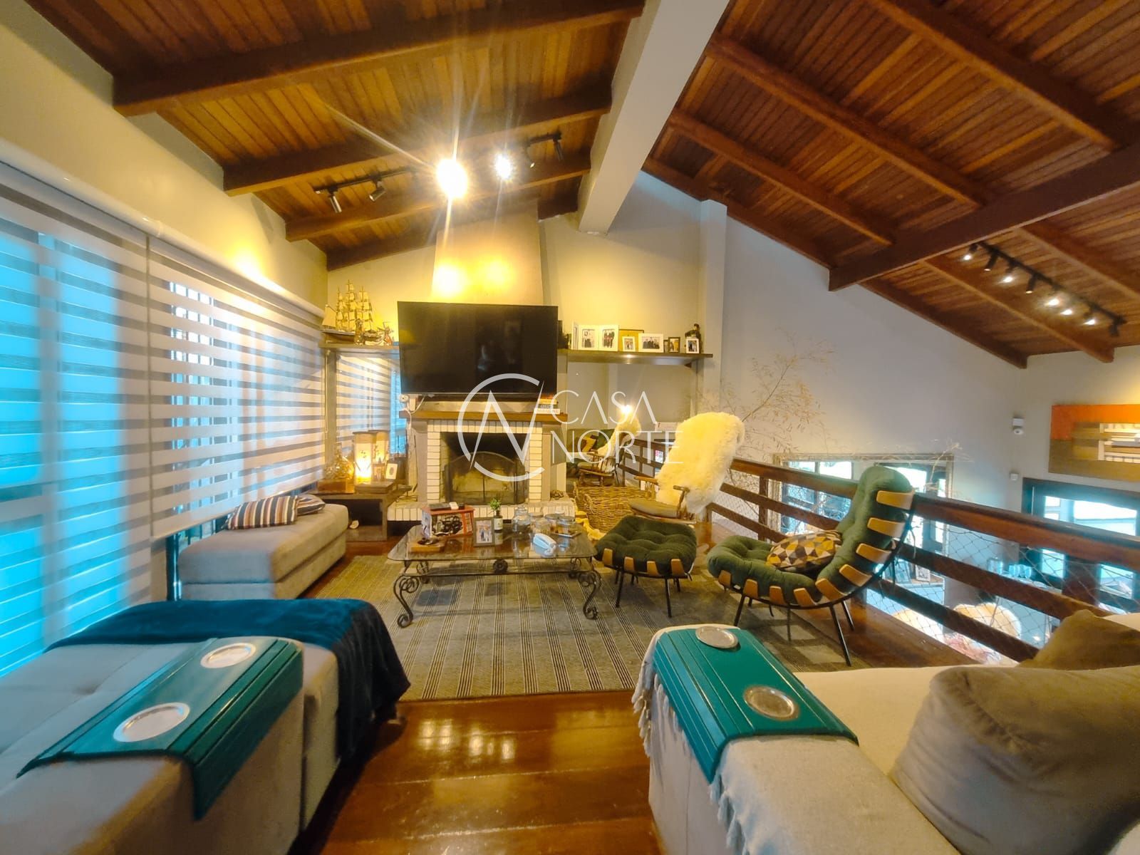 Casa à venda com 5 quartos, 527m², 2 suítes, 2 vagas, Rua Fernando Osório no bairro Teresópolis em Porto Alegre