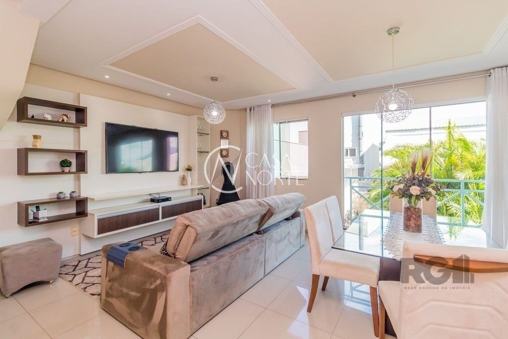 Casa de Condomínio à venda com 3 quartos, 142m², 1 suíte, 2 vagas, Alameda Três de Outubro no bairro Sarandi em Porto Alegre