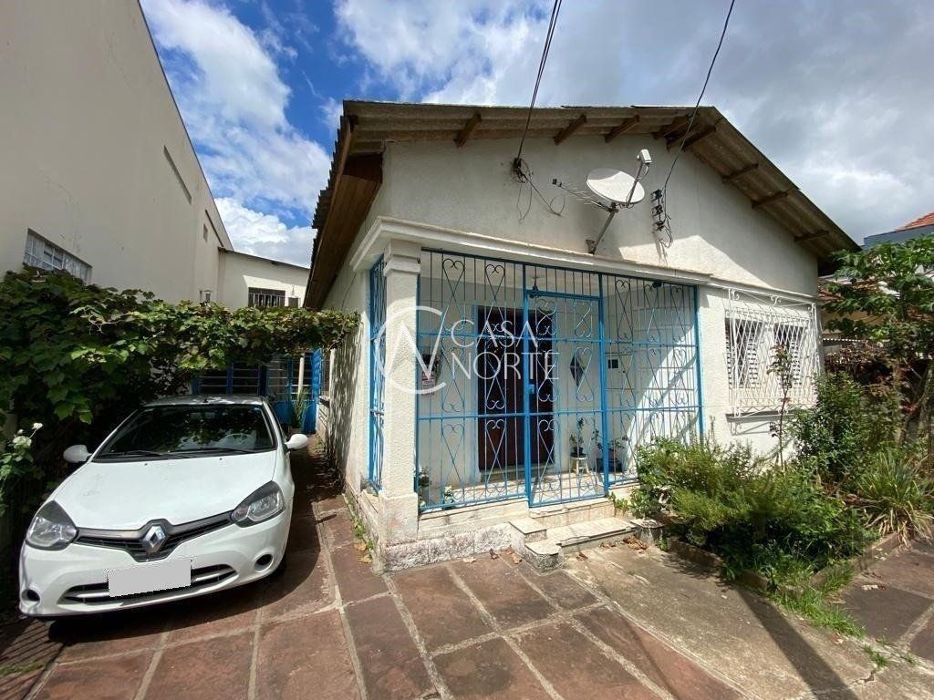 Casa à venda com 2 quartos, 180m², 2 vagas, Rua Afonso Pena no bairro Azenha em Porto Alegre