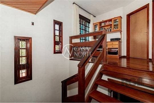 Casa à venda com 3 quartos, 260m², 1 suíte, 3 vagas, Rua Luiz Eurico Tejera Lisboa no bairro Costa e Silva em Porto Alegre