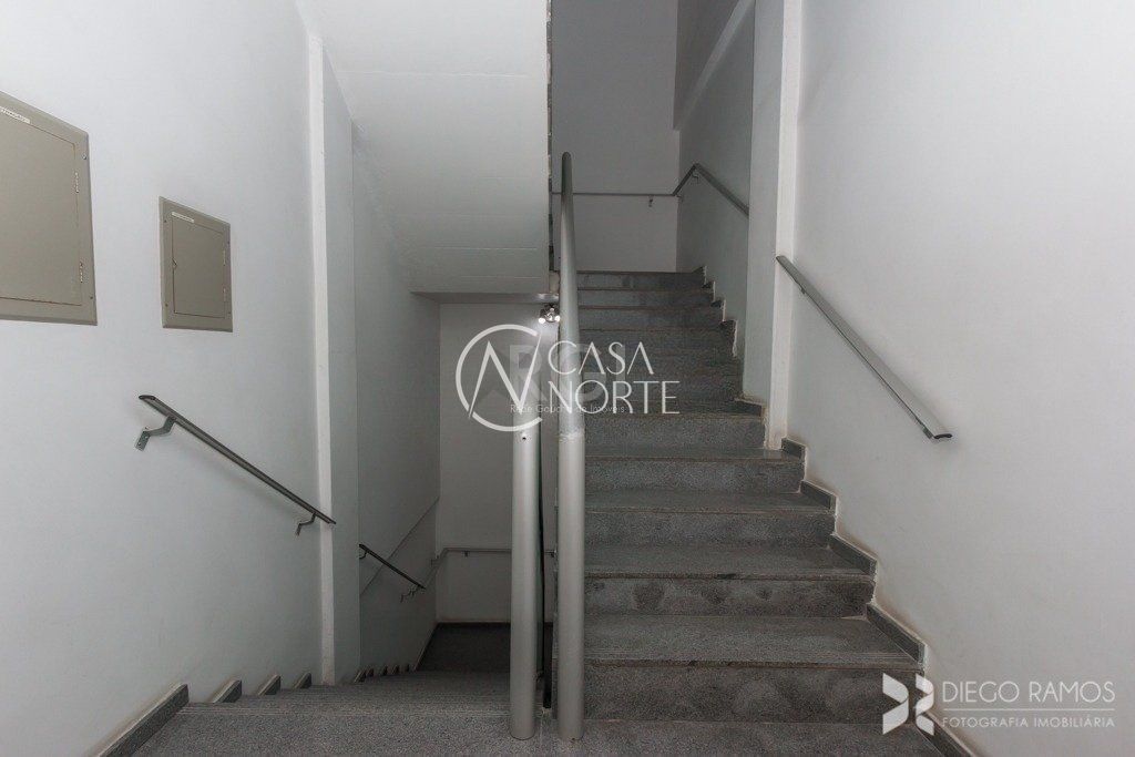 Prédio Comercial à venda , 2235m², 100 vagas, Avenida Otto Niemeyer no bairro Tristeza em Porto Alegre