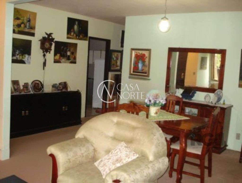 Casa à venda com 3 quartos, 261m², 1 suíte, 2 vagas, Rua Adao Pinheiro da Silva no bairro Ipanema em Porto Alegre