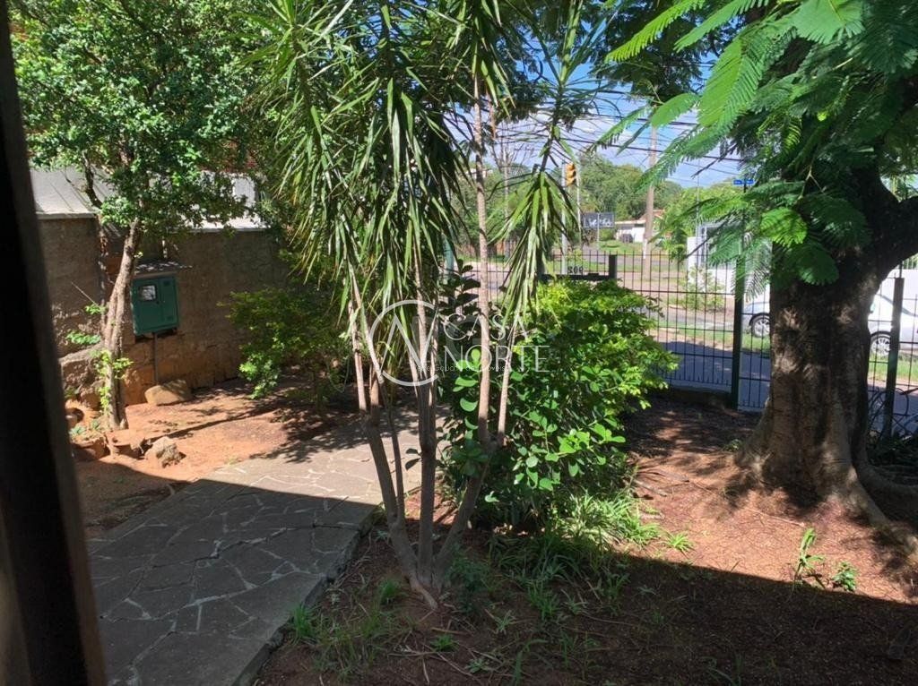 Casa à venda com 2 quartos, 140m², 1 suíte, 2 vagas, Rua Sepe Tiaraju no bairro Medianeira em Porto Alegre