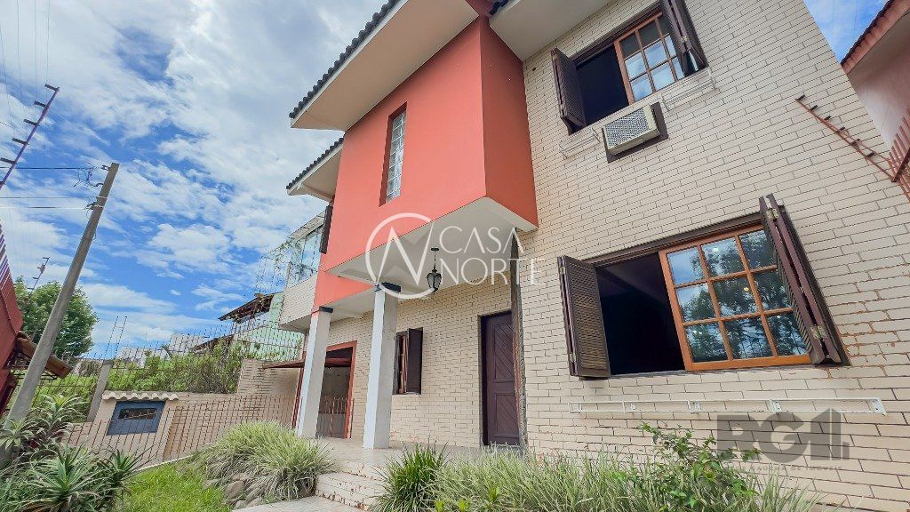 Casa à venda com 4 quartos, 430m², 3 suítes, 6 vagas, Rua Joel Halpern no bairro Jardim Itu em Porto Alegre