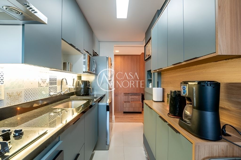 Apartamento à venda com 2 quartos, 72m², 1 suíte, 1 vaga, Rua Itapeva no bairro Passo da Areia em Porto Alegre