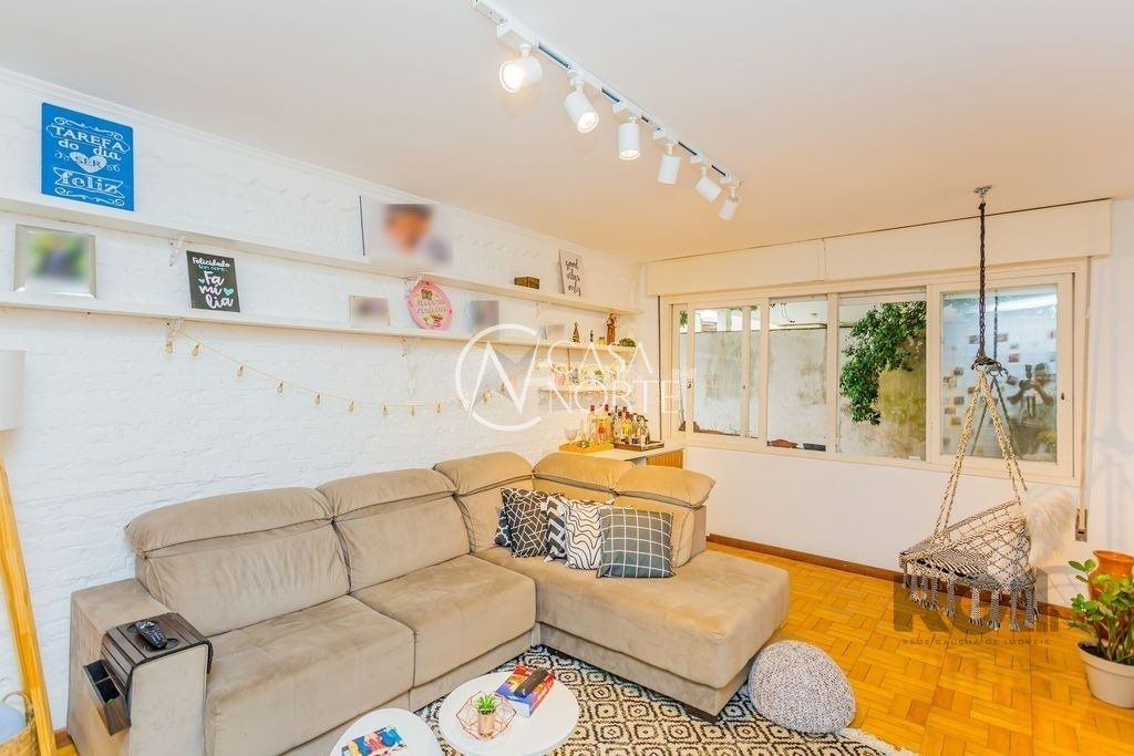 Apartamento à venda com 3 quartos, 131m², 1 suíte, 1 vaga, Rua Marquês do Pombal no bairro Moinhos de Vento em Porto Alegre