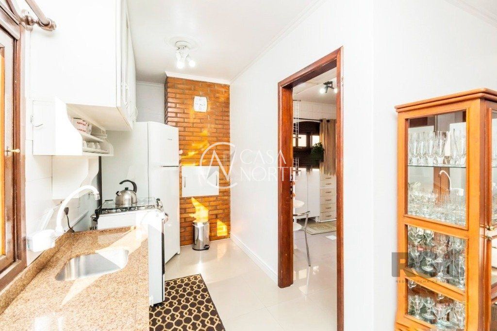 Casa à venda com 5 quartos, 266m², 1 suíte, 5 vagas, Avenida Ceara no bairro São João em Porto Alegre