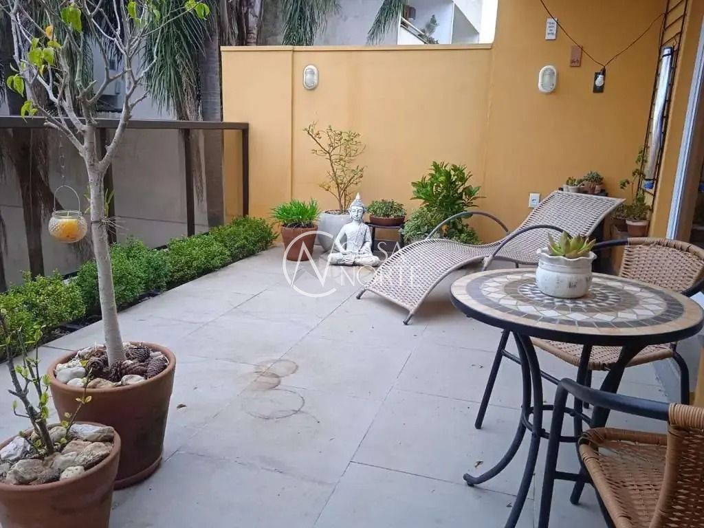 Casa de Condomínio à venda com 3 quartos, 166m², 1 suíte, 1 vaga, Rua General Gomes Carneiro no bairro Medianeira em Porto Alegre