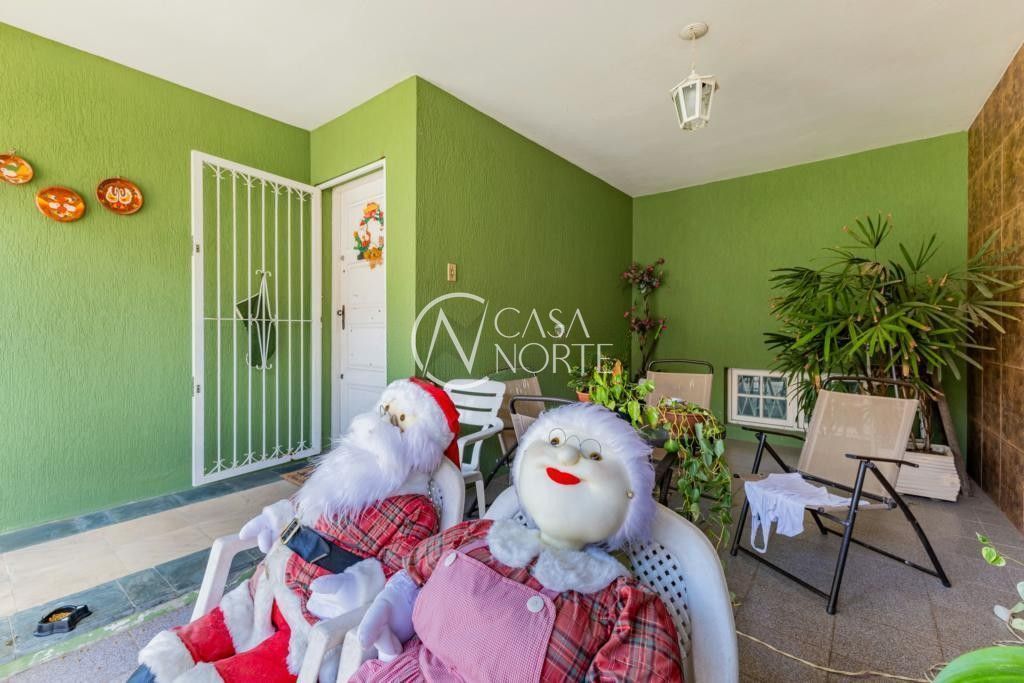 Casa à venda com 3 quartos, 162m², 1 suíte, 2 vagas, Rua Professora Thereza Noronha no bairro Espírito Santo em Porto Alegre