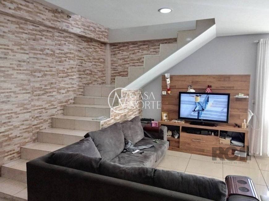 Casa à venda com 4 quartos, 191m², 1 suíte, 4 vagas, Rua Amadeu Amaral no bairro Vila São José em Porto Alegre