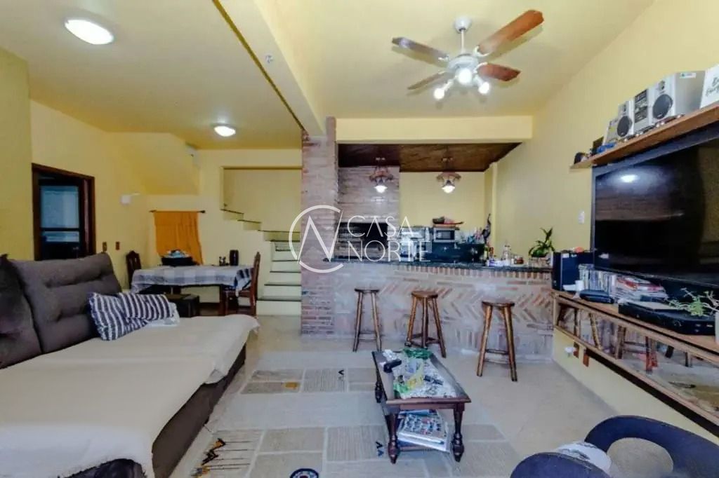 Casa à venda com 3 quartos, 160m², 1 suíte, 2 vagas, Rua Artur Azevedo no bairro Partenon em Porto Alegre