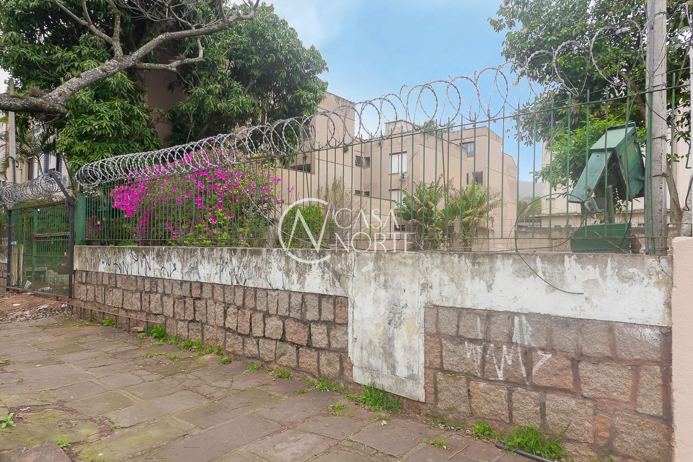Terreno à venda  com 968m², Rua Coronel José Rodrigues Sobral no bairro Partenon em Porto Alegre