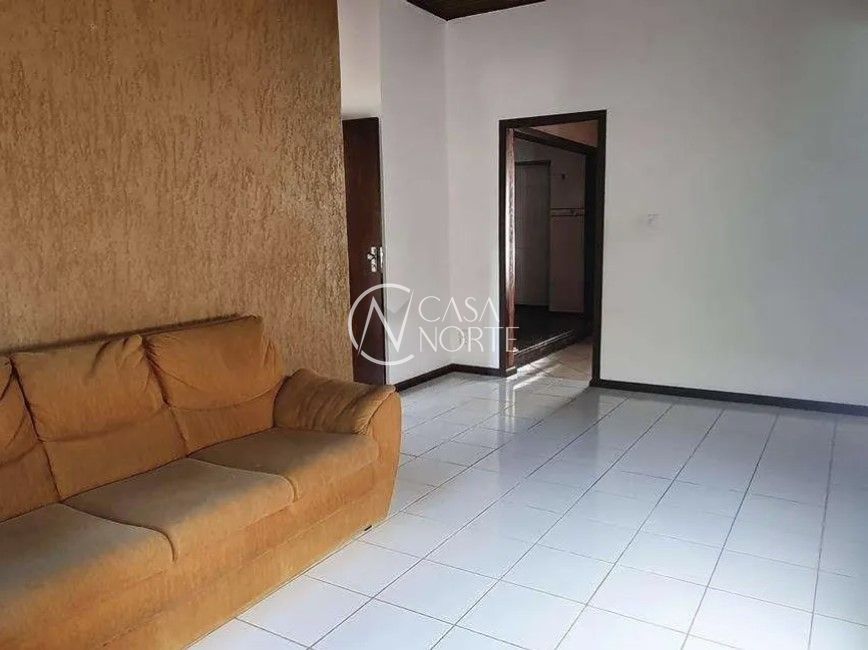 Casa à venda com 4 quartos, 328m², 2 suítes, 5 vagas, Rua Nossa Senhora das Gracas no bairro Glória em Porto Alegre