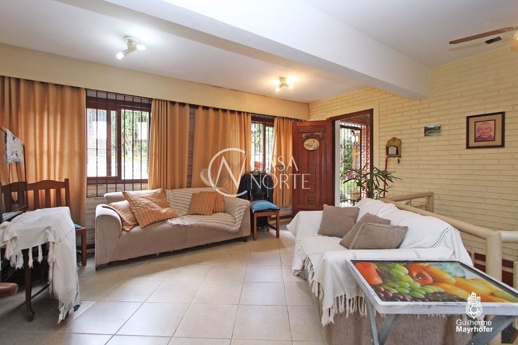 Casa à venda com 3 quartos, 2878m², 1 suíte, 2 vagas, Rua Fernando Osorio no bairro Teresópolis em Porto Alegre