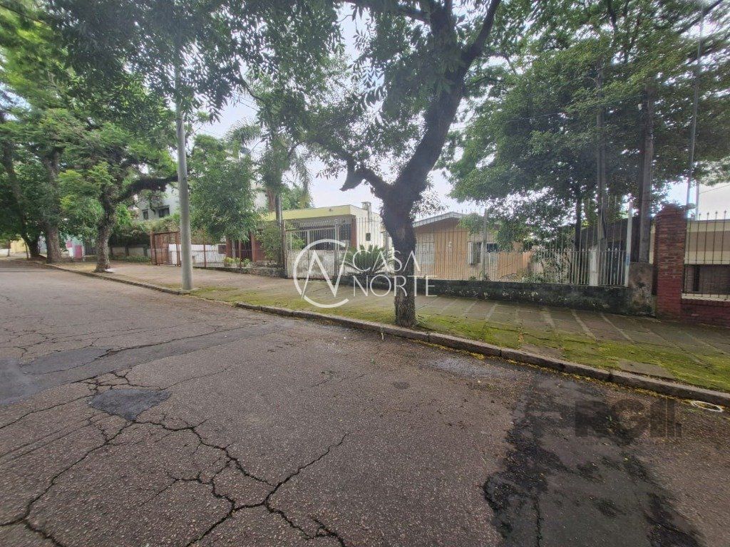 Terreno à venda  com 1936m², Avenida Engenheiro Ludolfo Boehl no bairro Teresópolis em Porto Alegre