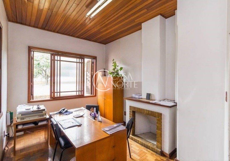 Casa à venda com 3 quartos, 120m², 3 vagas, Avenida Bento Gonçalves no bairro Partenon em Porto Alegre