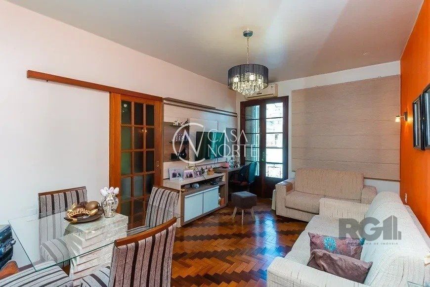 Apartamento à venda com 2 quartos, 74m², Avenida Benjamin Constant no bairro São João em Porto Alegre